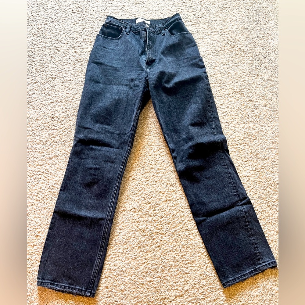 Abercrombie & Fitch 90’s Straight Ultra High Rise | Size 26 | Black Wash